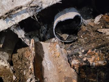 Reparatii canalizare bloc, Reparatii conducte canalizare, Teava canalizare sparta